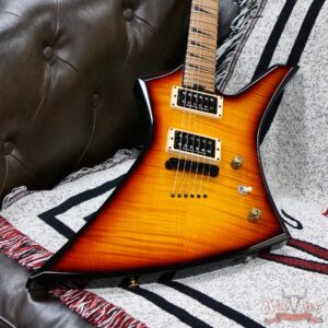 Jackson Custom Shop Kelly Flame Maple Top Ash Body Roasted Maple Neck and Fingerboard TOM Birdge 3-Tone Sunburst 8.20 lbs - Image 7